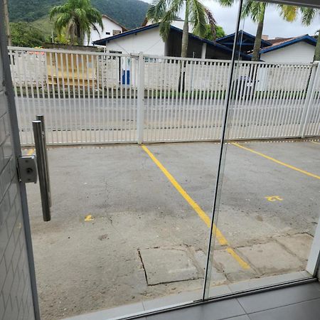 Aparts Lesther Ubatuba Luaran gambar